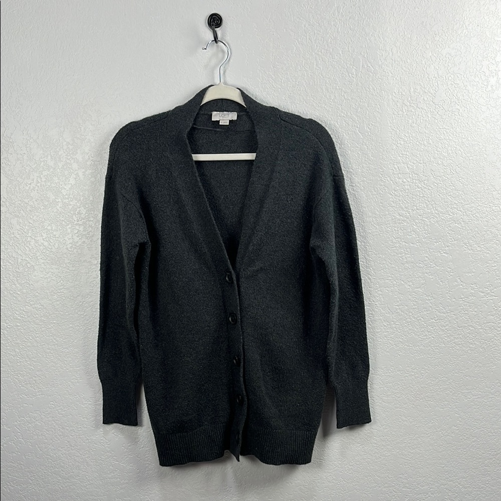 Loft Outlet Women’s Tight Knit Button Front Sweater Cardigan Gray V neck Sz M